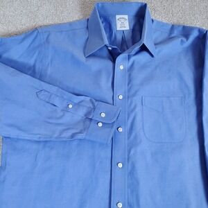 Brooks Brothers Regent Men's Button Up Shirt Blue Size 16 1/2 32/33 Non Iron